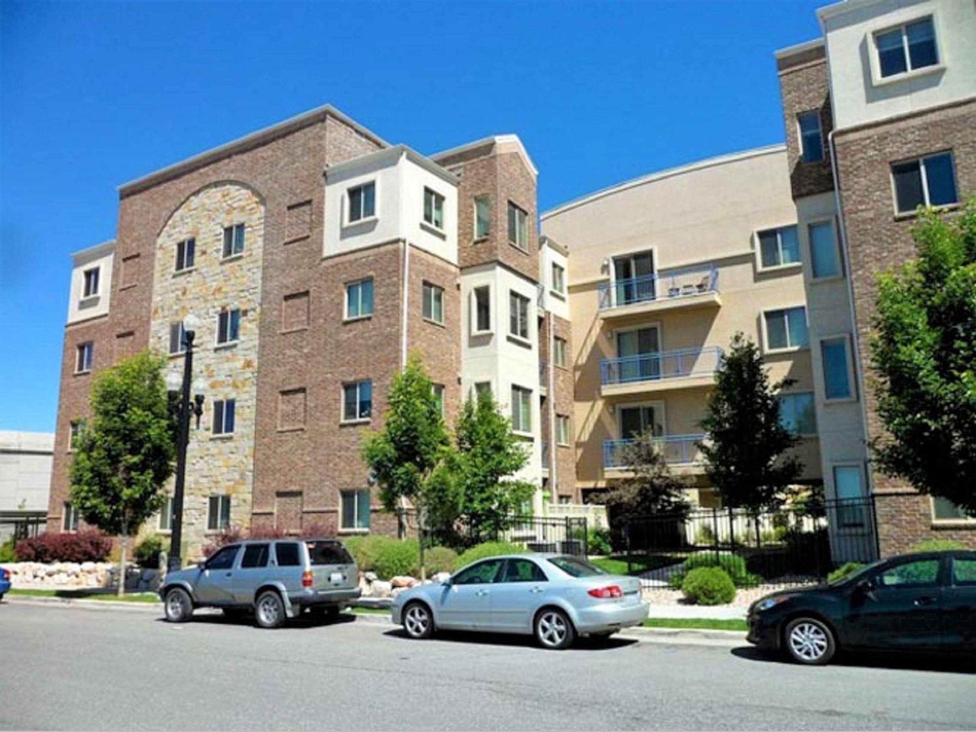 Downtown Condo Near The Convention Center ソルトレイクシティ エクステリア 写真