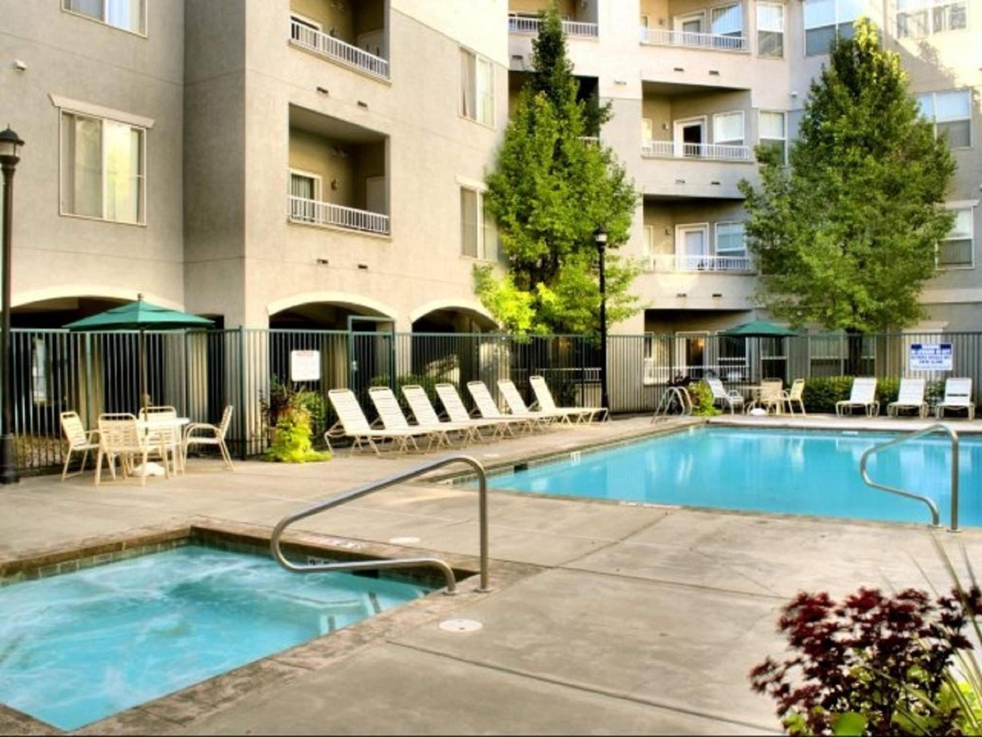 Downtown Condo Near The Convention Center ソルトレイクシティ エクステリア 写真